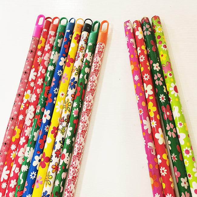 High Quality Wood Broom Handle with Italy Screw Thread & Flower Pattern PVC Coating – Replacement Mop Stick for Home & Industry