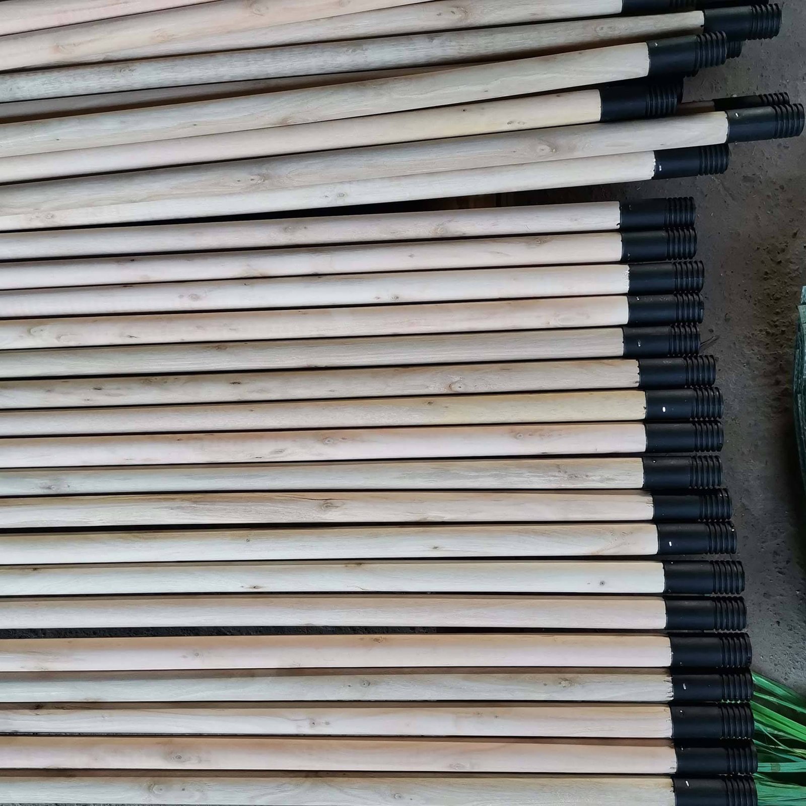 120cm Natural Wood Stick Handle for Broom Mop Dustpan – Custom Cut 60cm to 150cm, Dia 2.2cm-2.5cm – Bulk Wooden Pole for Cleaning Brush Hardware