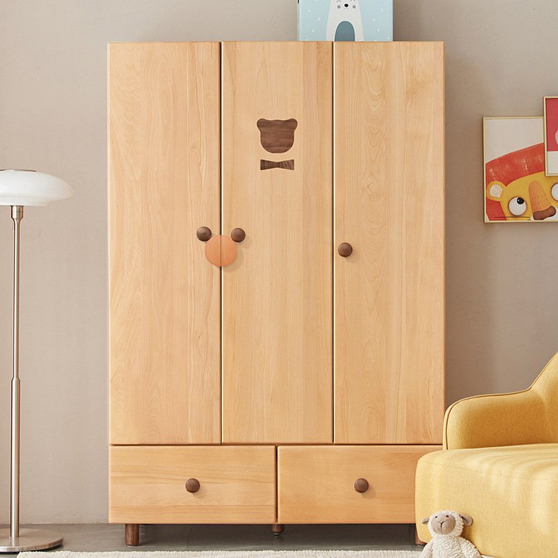 Cute wooden cabinet knobs on kids wardrobe, bear-shaped wood furniture handles for children's bedroom closet doors