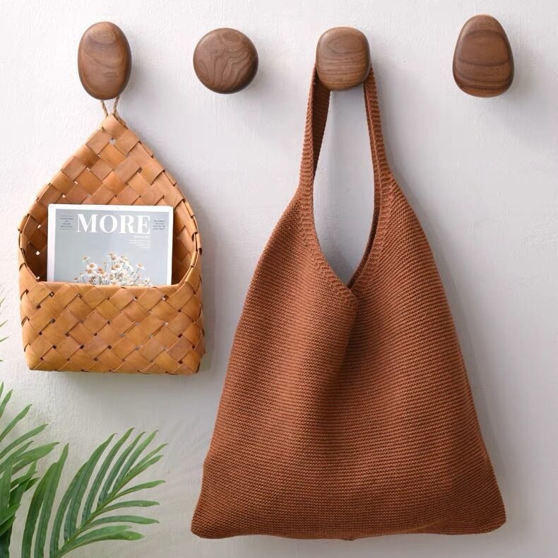 Wooden mushroom-shaped wall hooks, natural wood coat and bag hangers for entryway and living room decor